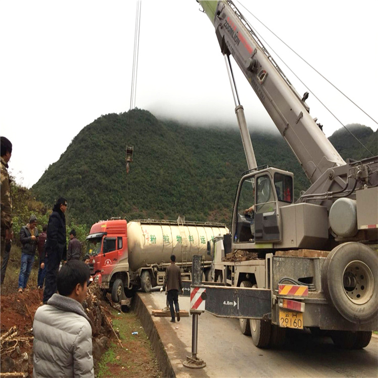 桐柏吊车道路救援24小时